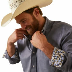 Men's Ariat Wrinkle Free Solid Pinpoint Oxford Classic Fit Shirt In Mood Indigo - 10043583